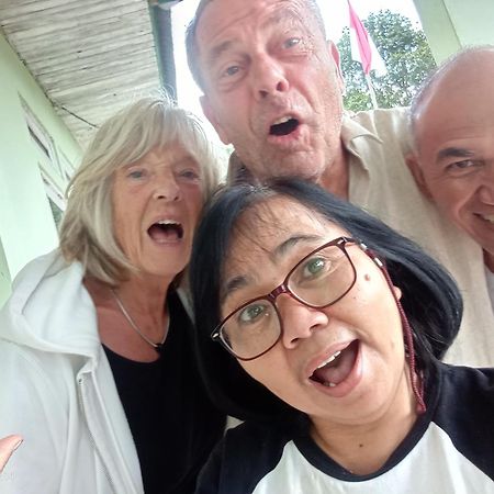 Petra Homestay Bangka Leda Рутенг Экстерьер фото