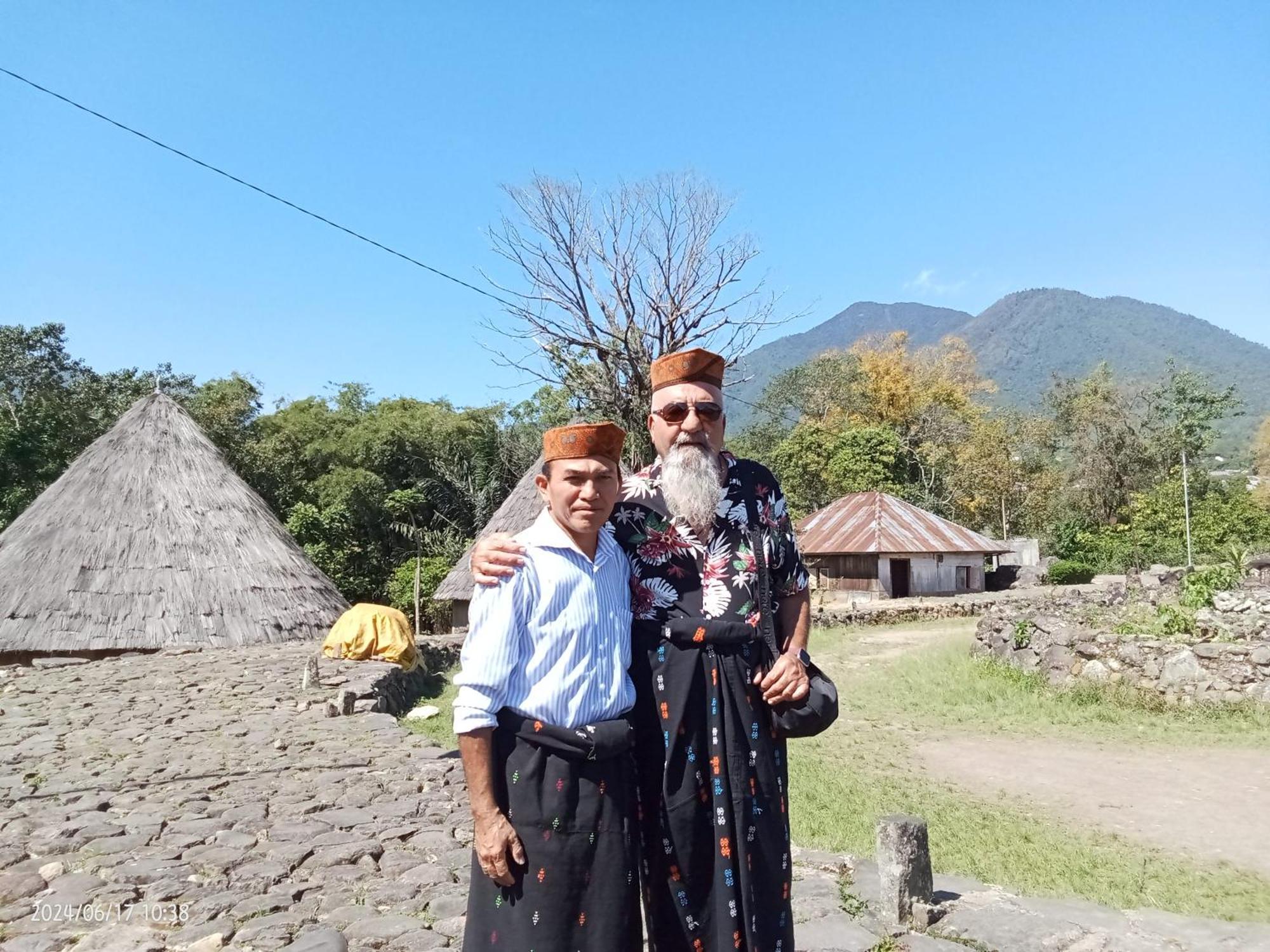 Petra Homestay Bangka Leda Рутенг Экстерьер фото