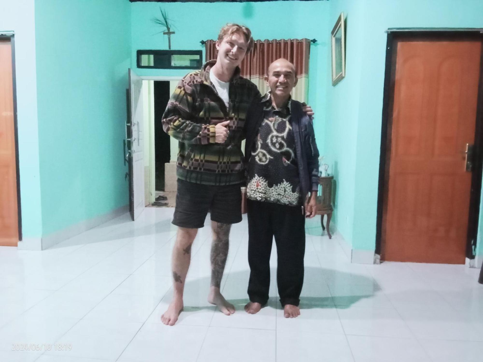 Petra Homestay Bangka Leda Рутенг Экстерьер фото