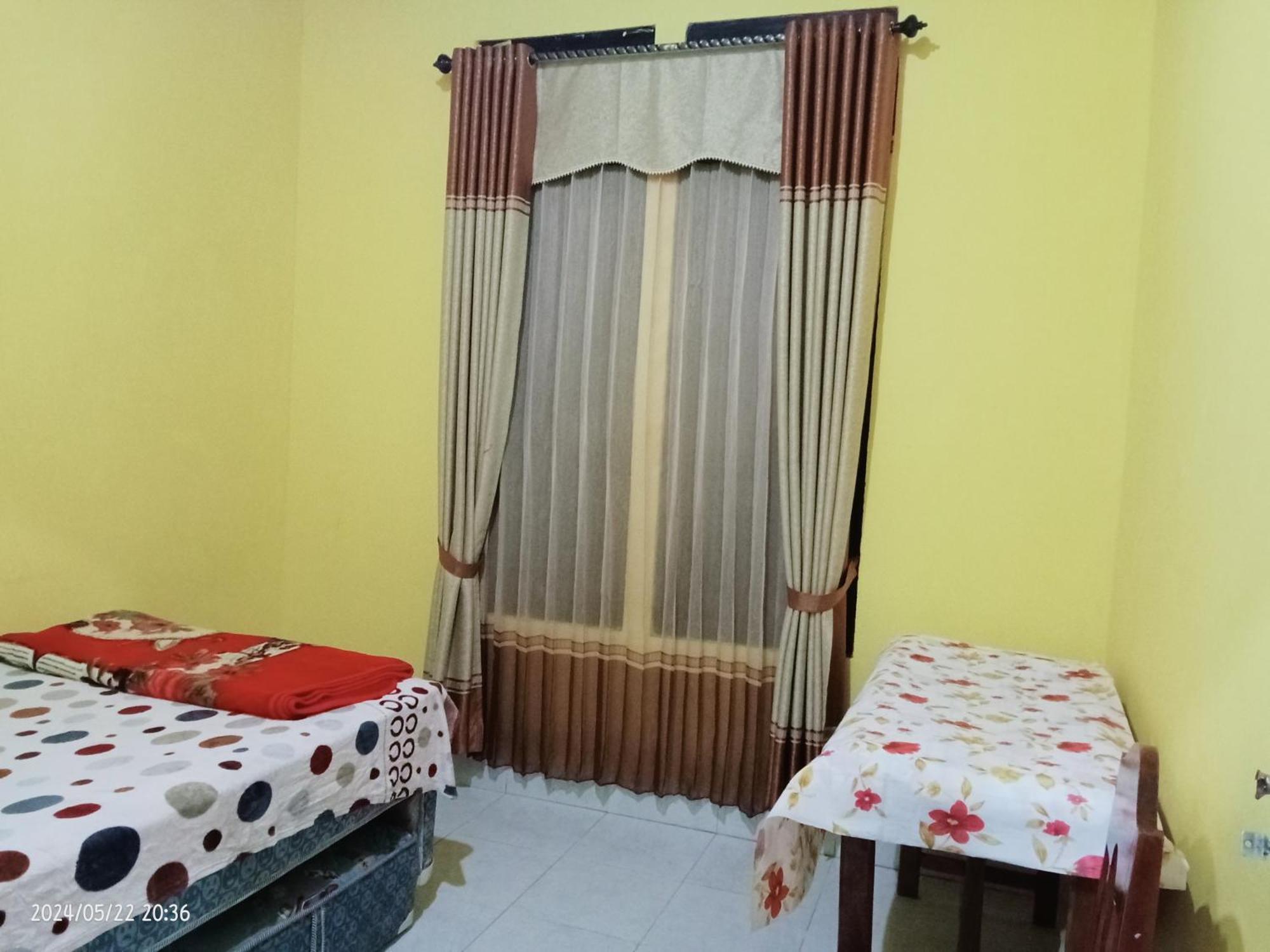 Petra Homestay Bangka Leda Рутенг Экстерьер фото