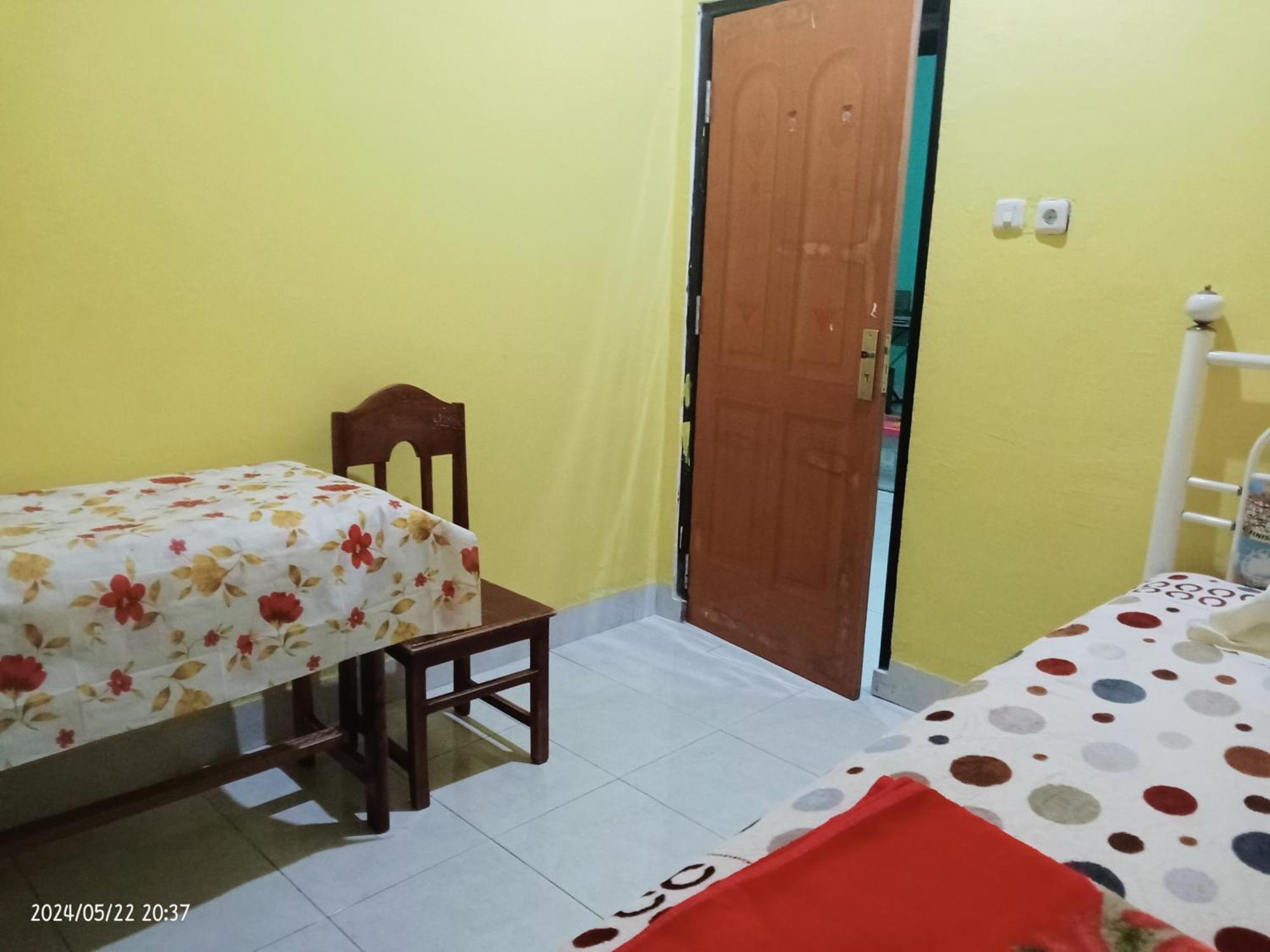 Petra Homestay Bangka Leda Рутенг Экстерьер фото