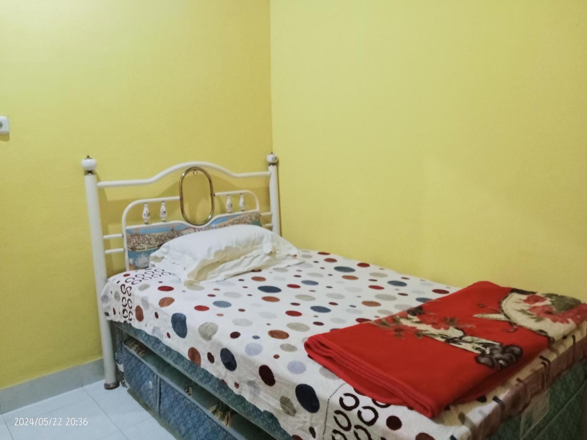 Petra Homestay Bangka Leda Рутенг Экстерьер фото