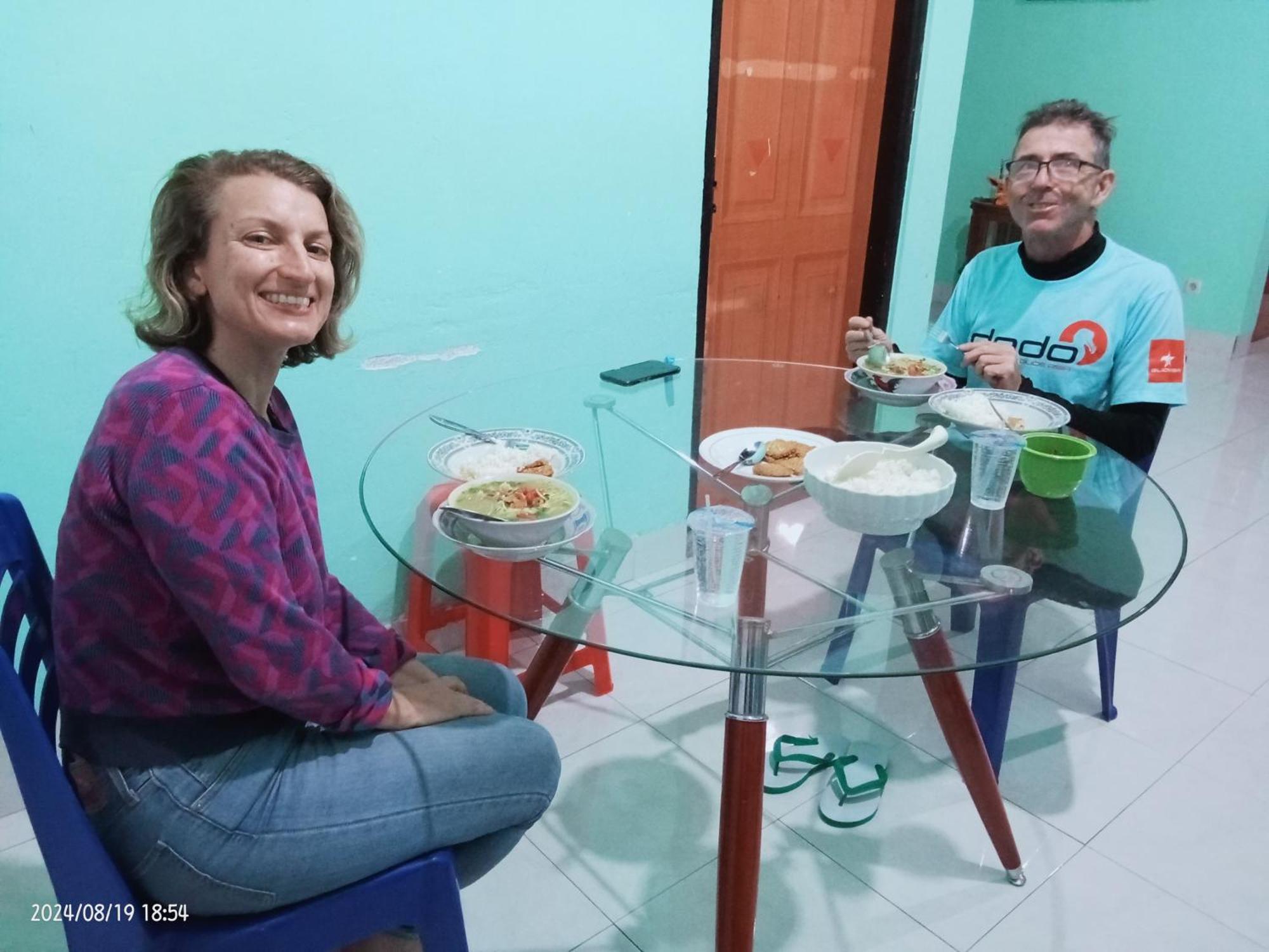 Petra Homestay Bangka Leda Рутенг Экстерьер фото