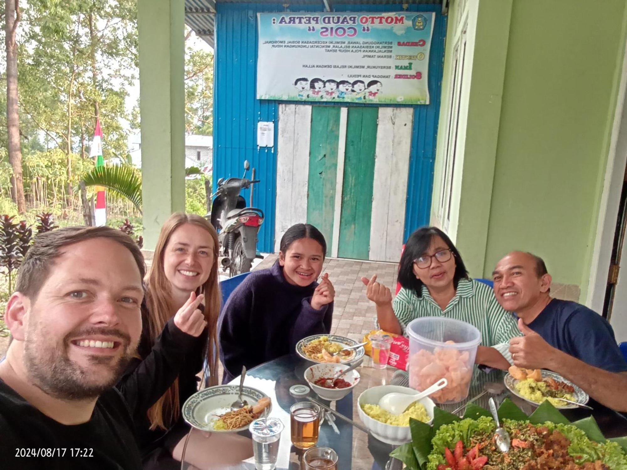 Petra Homestay Bangka Leda Рутенг Экстерьер фото