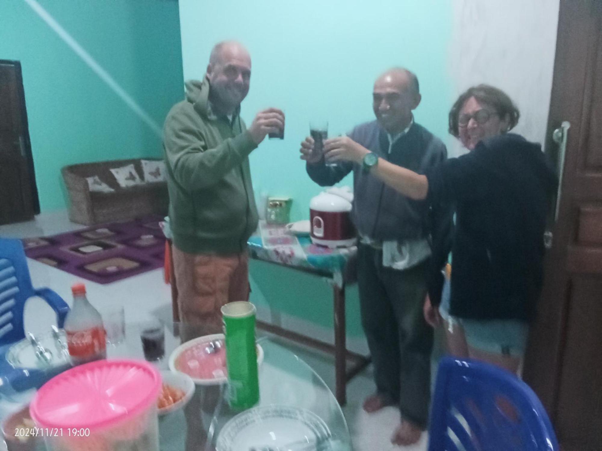 Petra Homestay Bangka Leda Рутенг Экстерьер фото