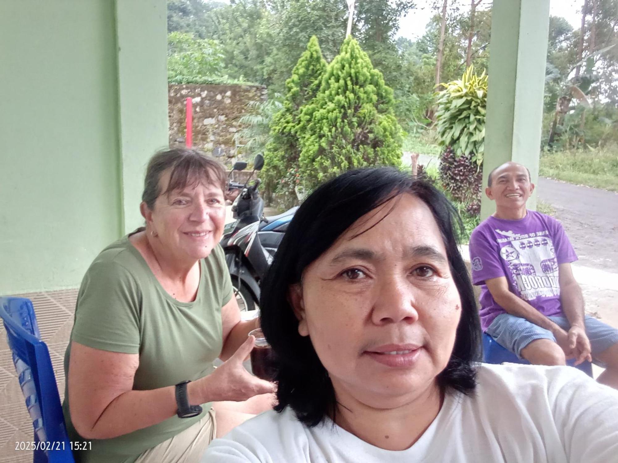 Petra Homestay Bangka Leda Рутенг Экстерьер фото
