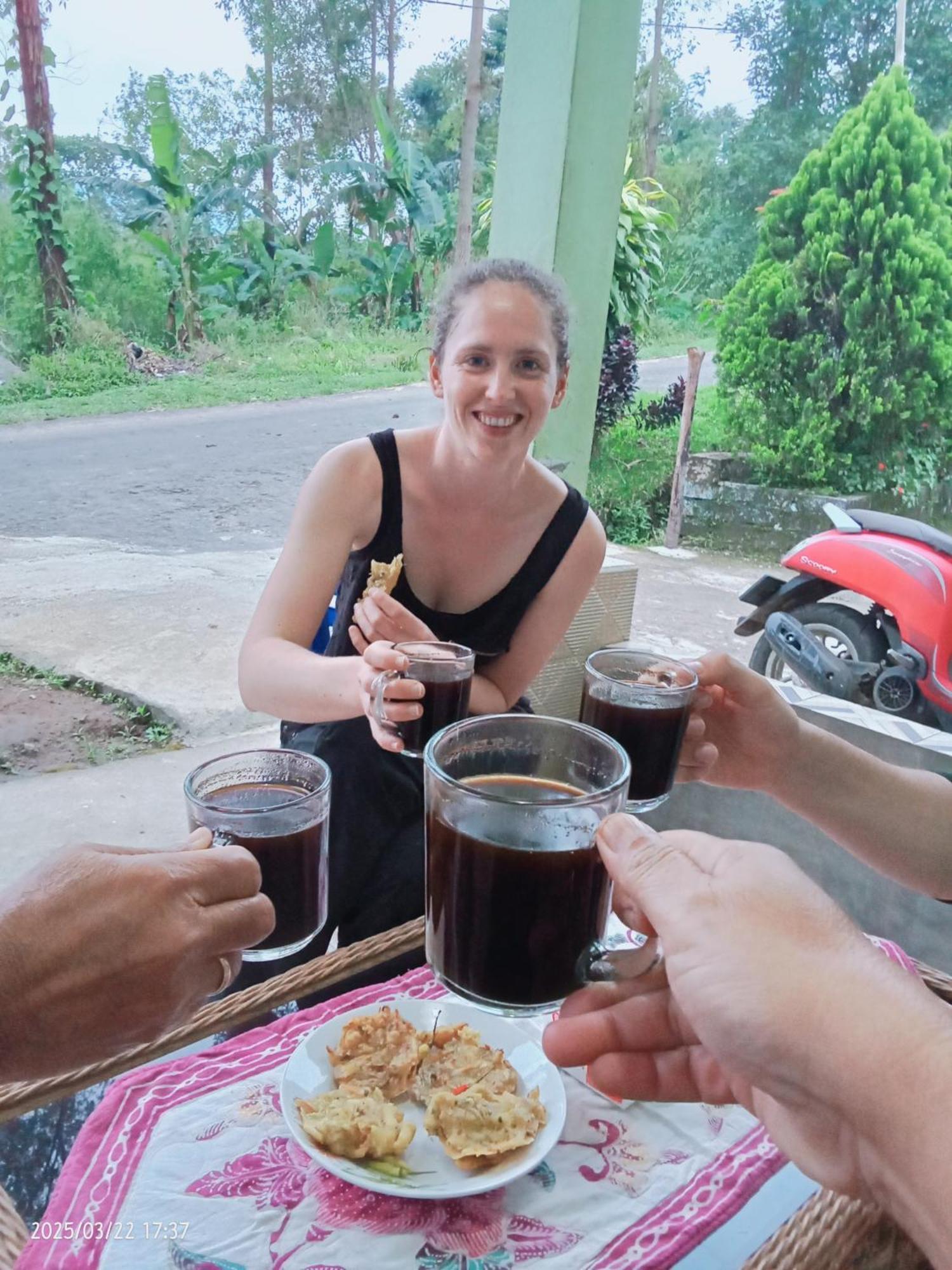 Petra Homestay Bangka Leda Рутенг Экстерьер фото