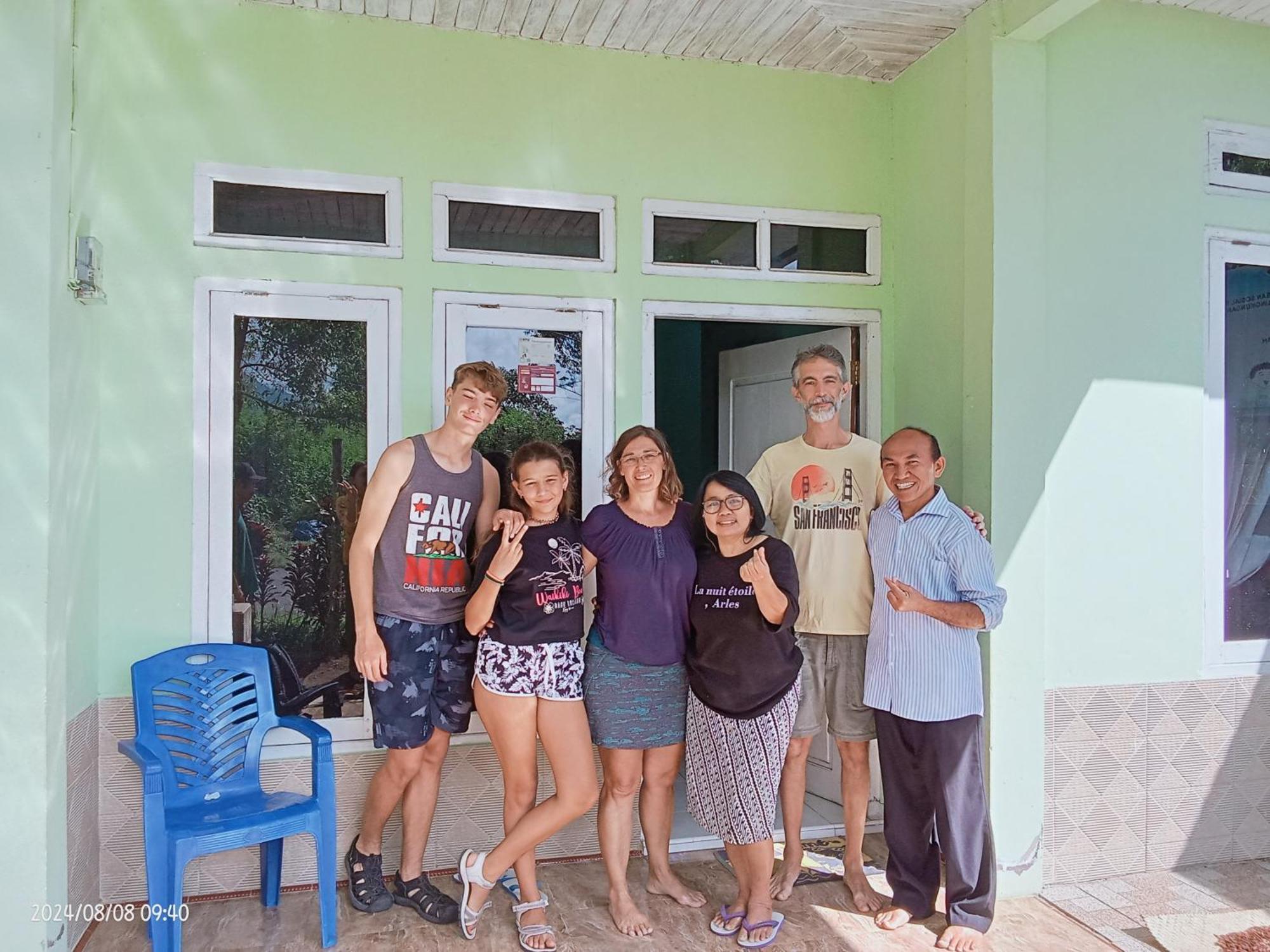 Petra Homestay Bangka Leda Рутенг Экстерьер фото